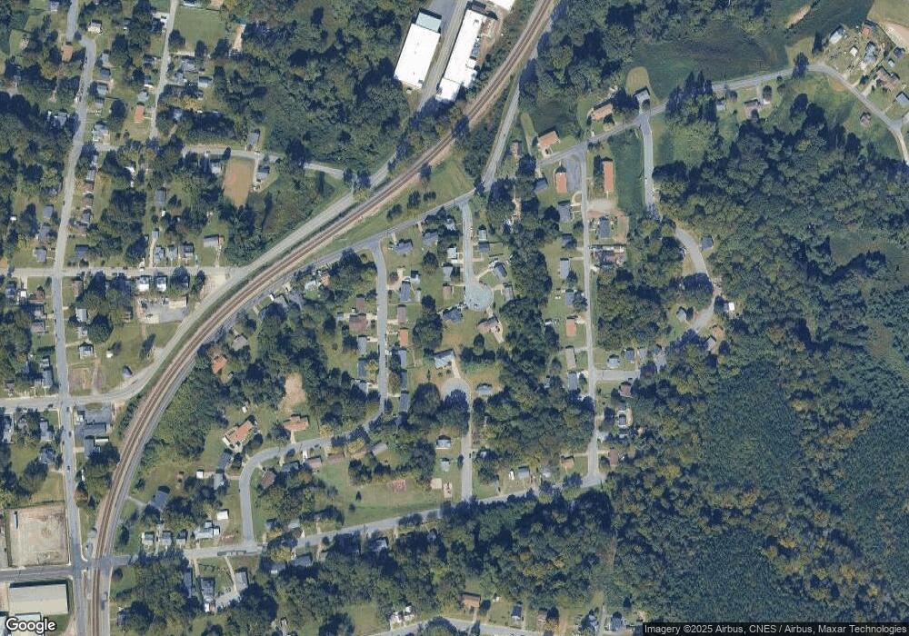 518 N Tipton Place, Reidsville, NC 27320 - photo 1