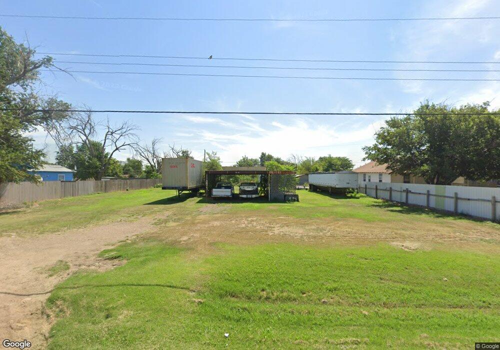 2608 Fisher St, Plainview, TX 79072 - photo 1