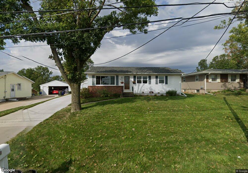 2632 27th St SW, Cedar Rapids, IA 52404 - photo 1