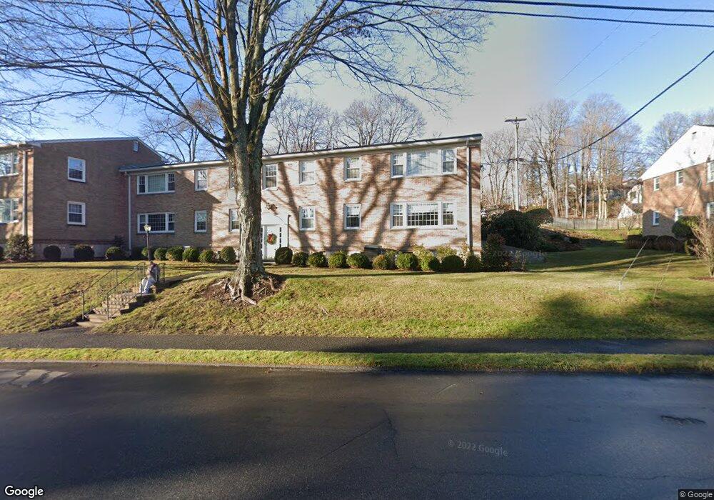 94A Heritage Hill Rd unit A, New Canaan, CT 06840 - photo 1