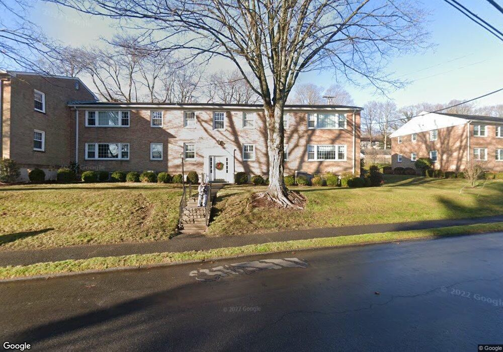 94 Heritage Hill Rd unit D, New Canaan, CT 06840 - photo 1