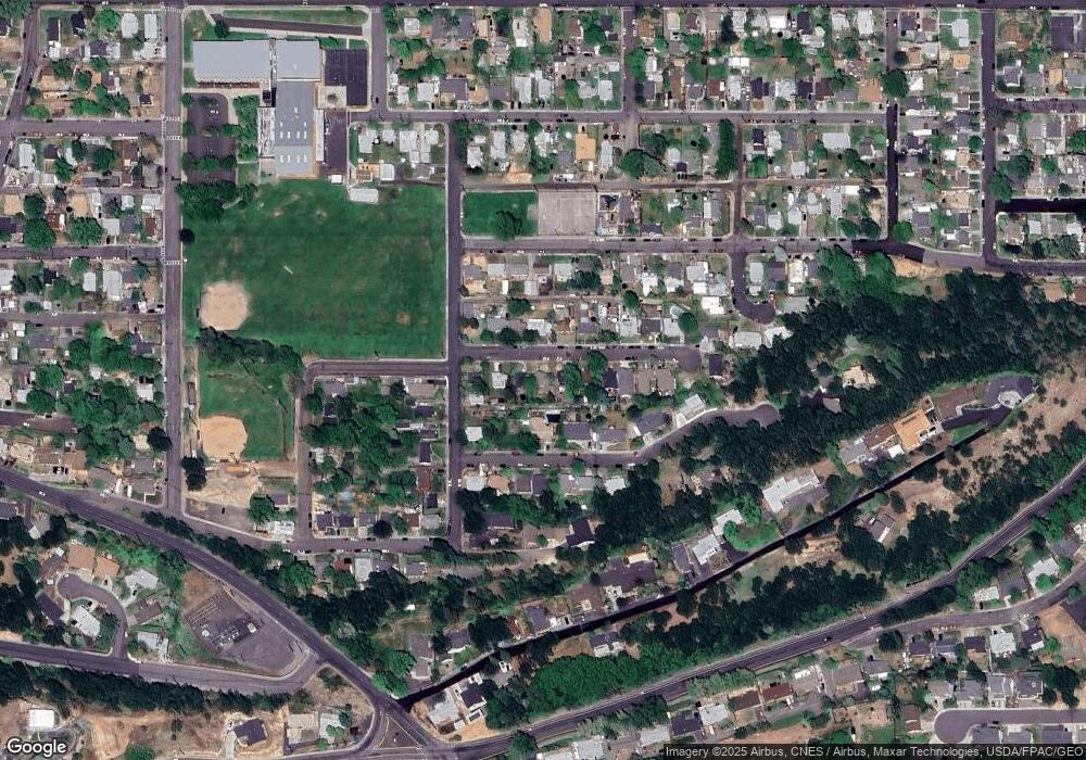 1314 E 15th St, the Dalles, OR 97058 - photo 1