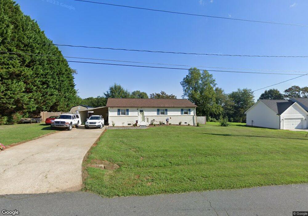 1614 Allen Ln, Conover, NC 28613 - photo 1