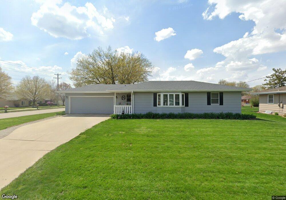 1209 E 14th St S, Newton, IA 50208 - photo 1