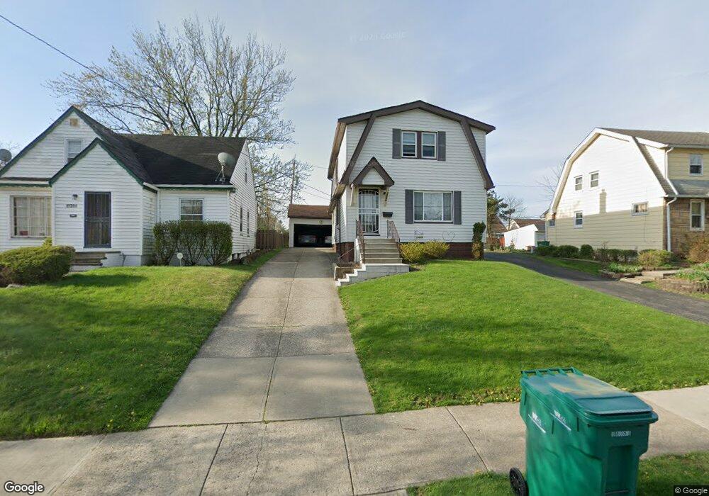 19698 Raymond St, Maple Heights, OH 44137 - photo 1