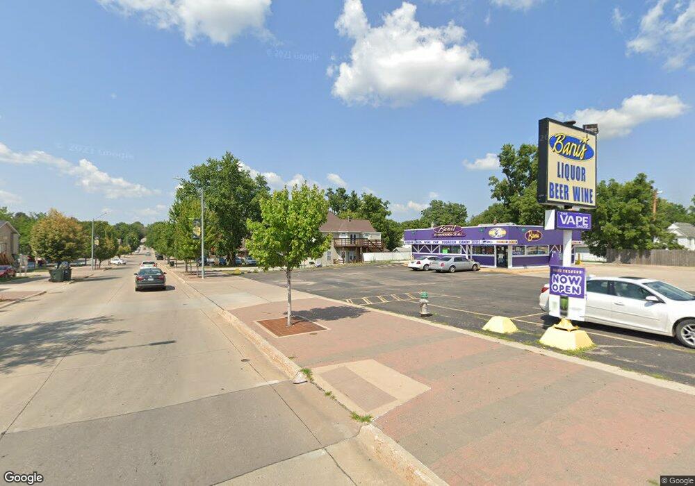 2116 College St, Cedar Falls, IA 50613 - photo 1