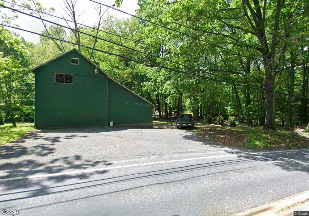 6070 Sweetwood Dr, Macungie, PA 18062 - photo 1