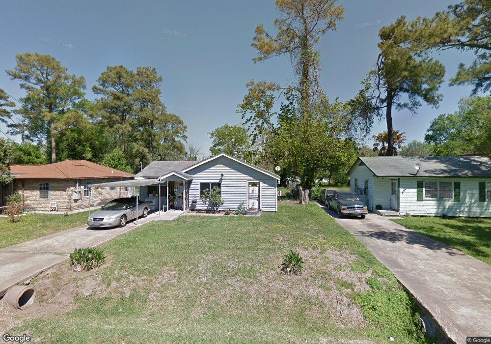 7637 Glen Manor Dr, Houston, TX 77028 - photo 1