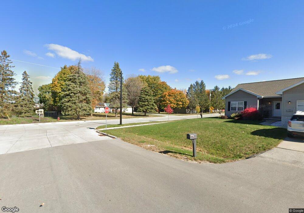 1115 Pinecrest Blvd, Appleton, WI 54915 - photo 1