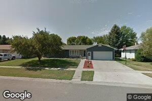 1443 Dogwood Ave, Grafton, ND 58237