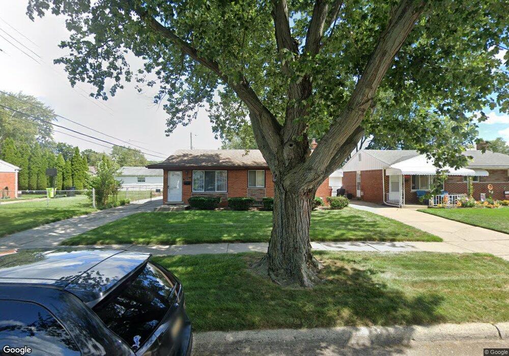 30582 Spybrook St, Roseville, MI 48066 - photo 1