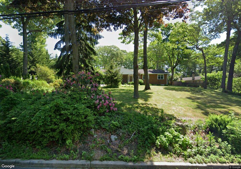 363 Harned Rd, ComMacK, NY 11725 - photo 1