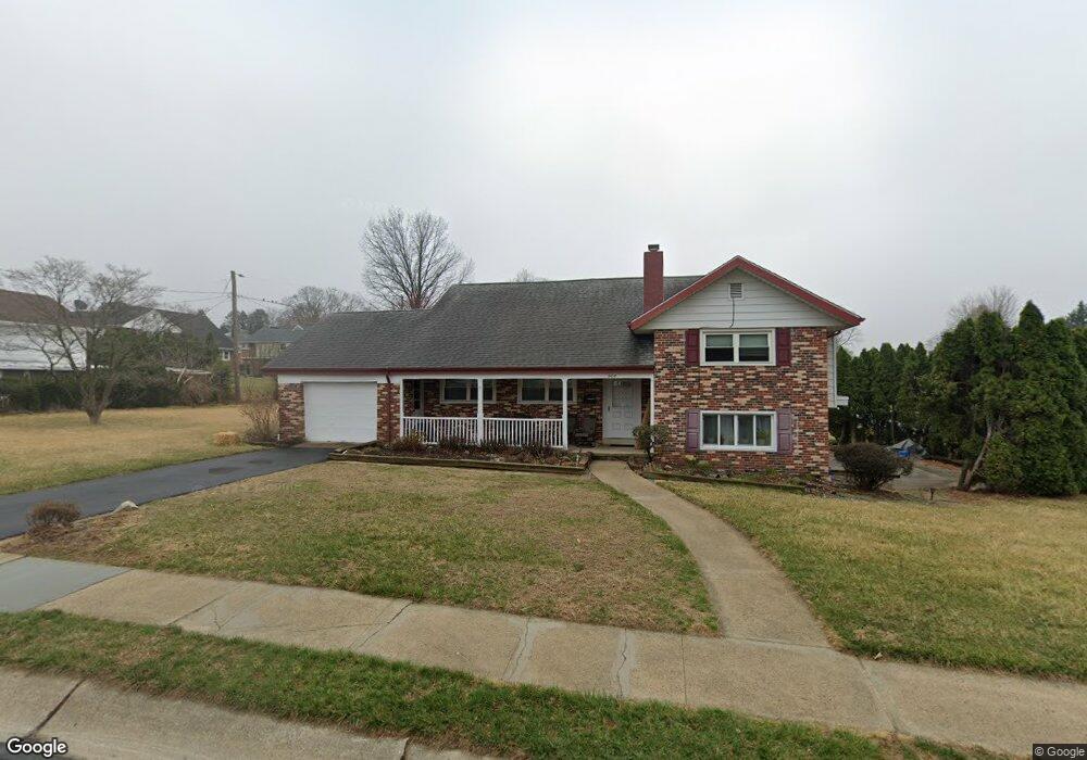 602 Snyder Rd, Reading, PA 19609 - photo 1