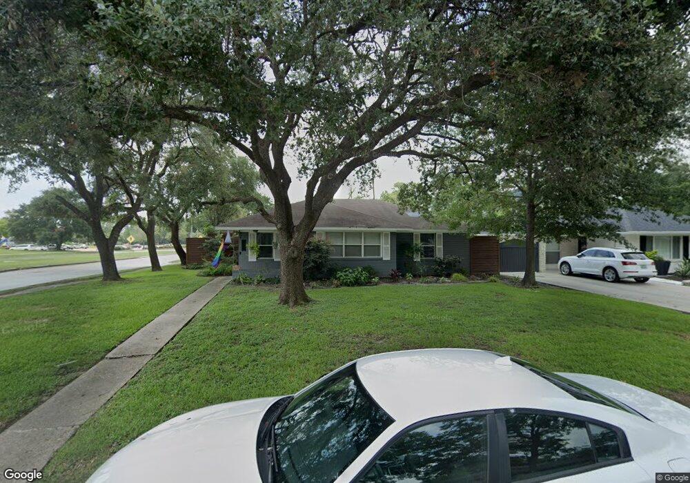 2330 Hialeah Dr, Houston, TX 77018 - photo 1