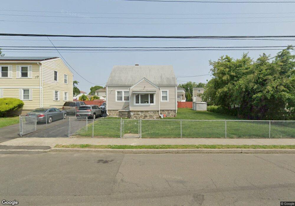 404 Soundview Ave, Bridgeport, CT 06606 - photo 1