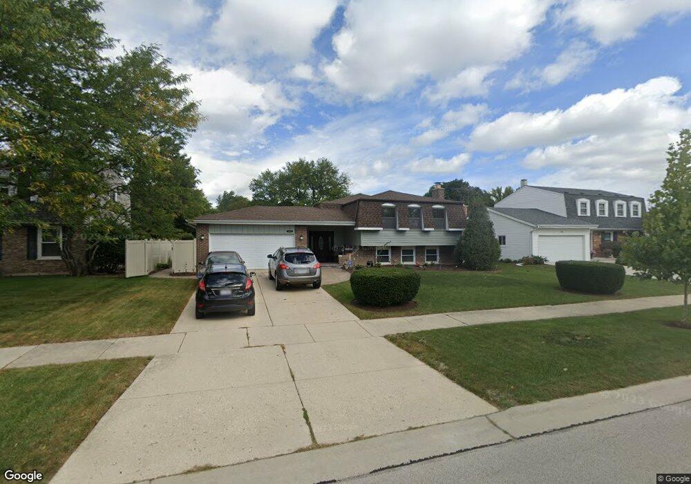 1527 Darwin Ln, Wheaton, IL 60189 - photo 1