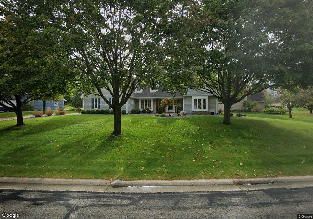 W151N10328 Windsong Cir W, Germantown, WI 53022 - photo 1