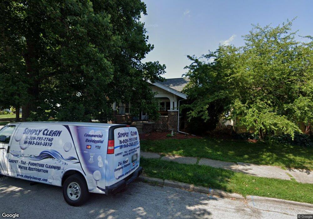 1102 E Dover Ct, Davenport, IA 52803 - photo 1