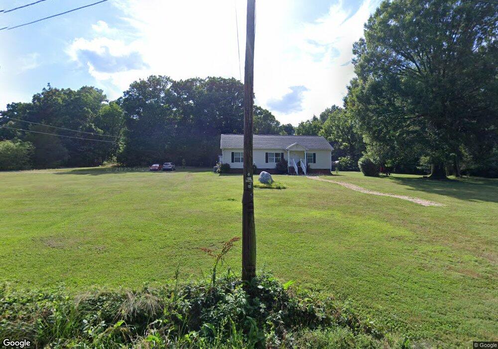 135 Waymon St, Seagrove, NC 27341 - photo 1