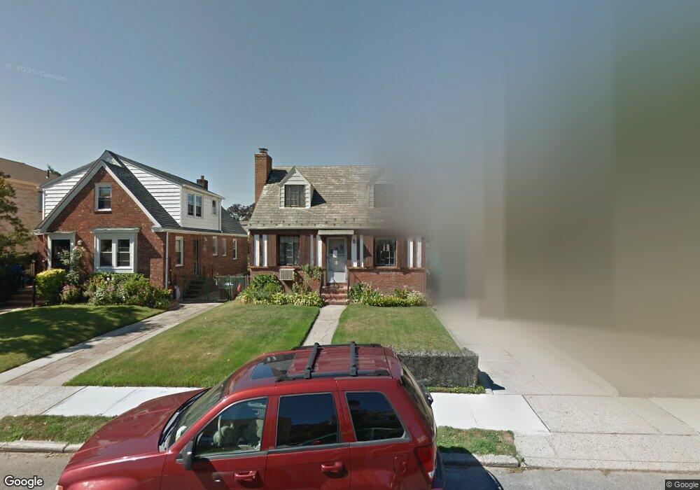 7544 187th St, Fresh Meadows, NY 11366 - photo 1