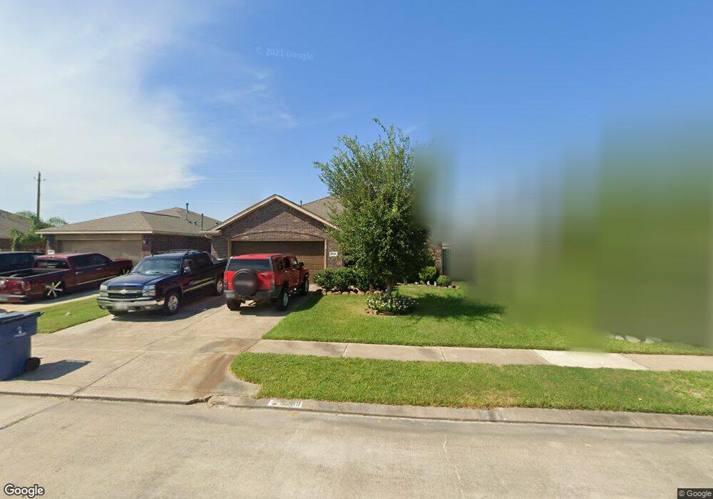 5209 Bailey Ln, Alvin, TX 77511 - photo 1