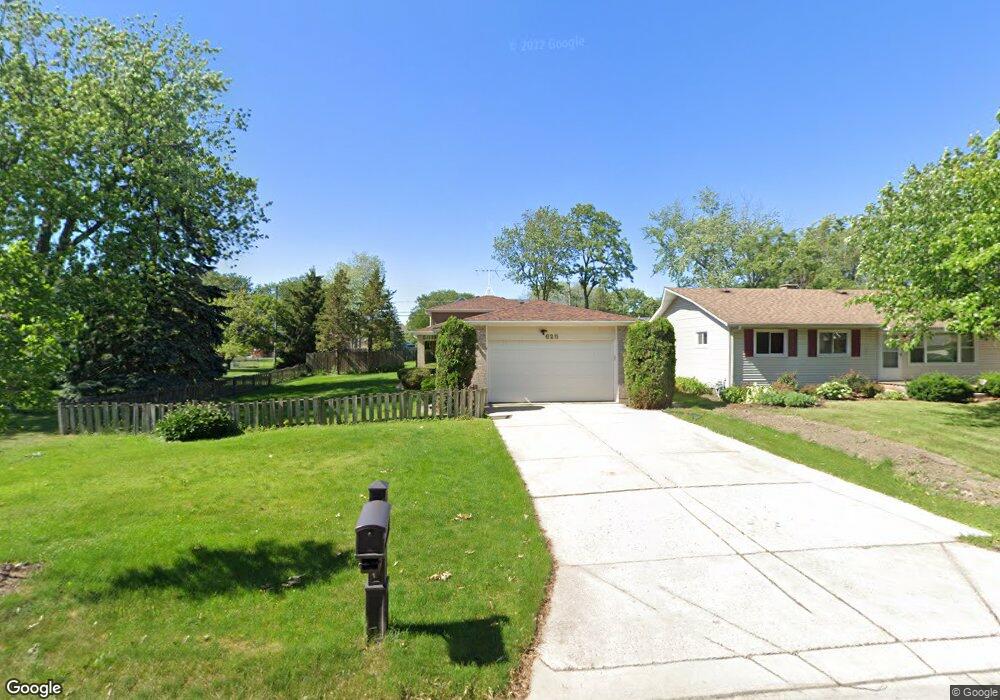 625 W Comstock Ave, Elmhurst, IL 60126 - photo 1