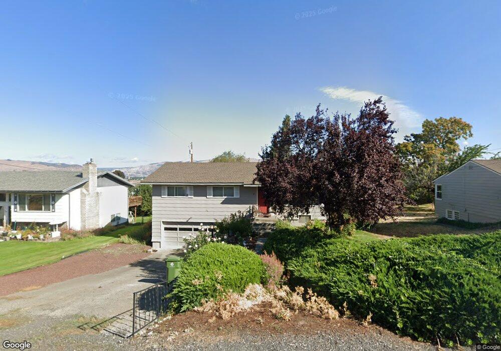 2303 E 16th St, the Dalles, OR 97058 - photo 1