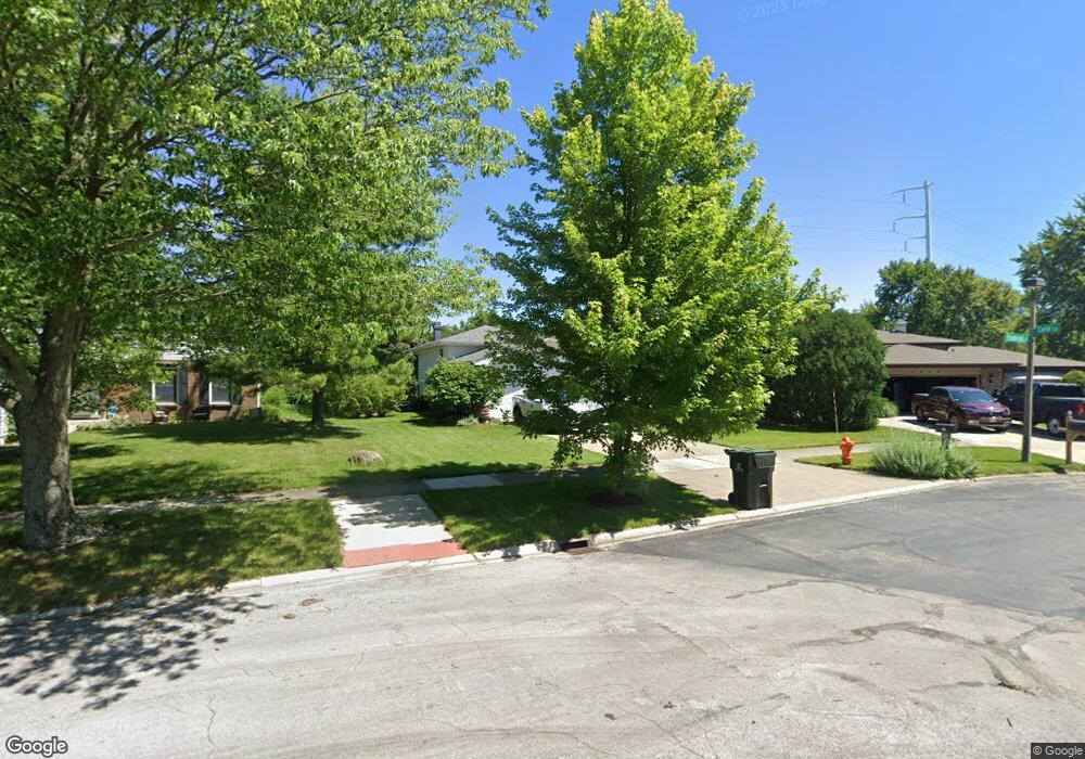 1301 Frederick Ln, Naperville, IL 60565 - photo 1