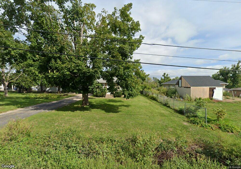 3926 E Ave NW, Cedar Rapids, IA 52405 - photo 1