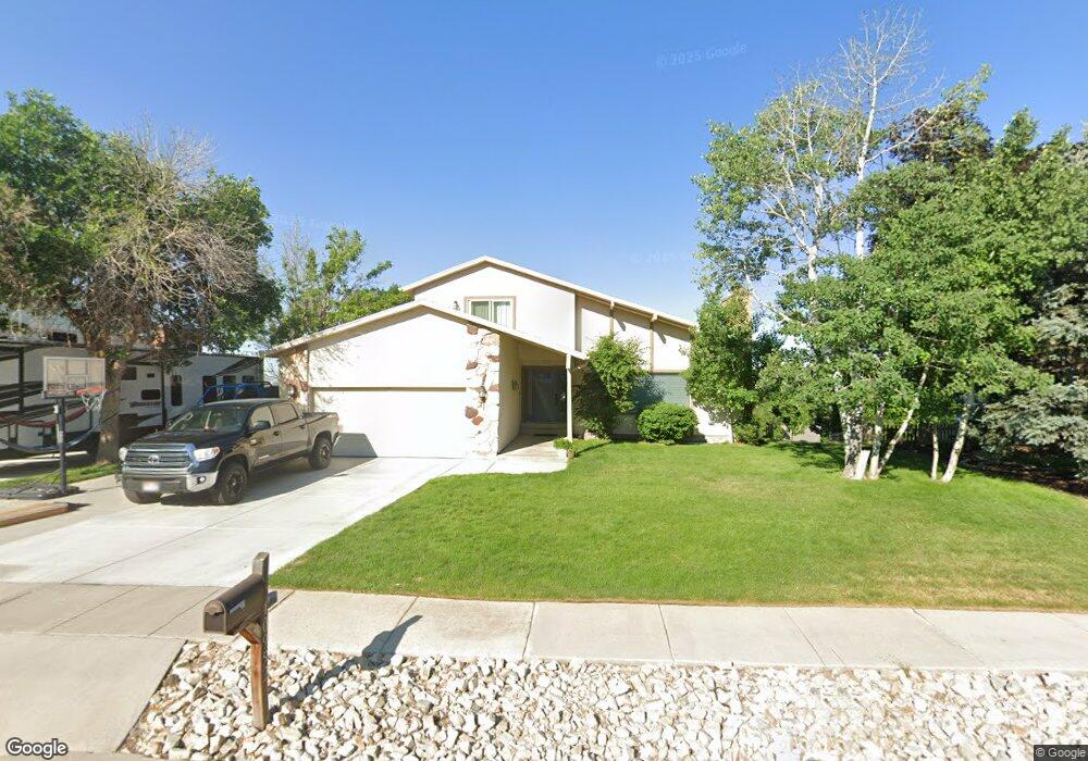 10952 Pleasant Hill Cir, Sandy, UT 84092 - photo 1