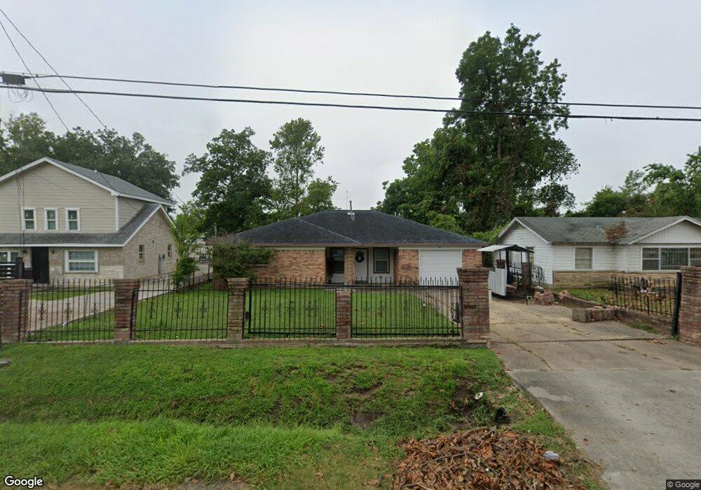 2602 Caplin St, Houston, TX 77026 - photo 1