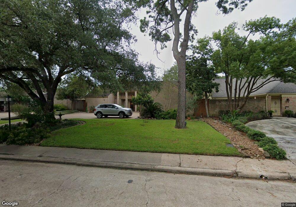 10215 Briar Rose Dr, Houston, TX 77042 - photo 1