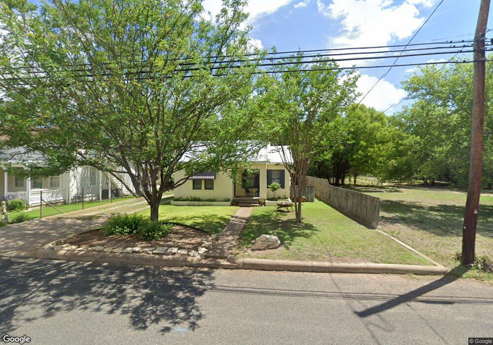 512 W San Antonio St, Fredericksburg, TX 78624 - photo 1