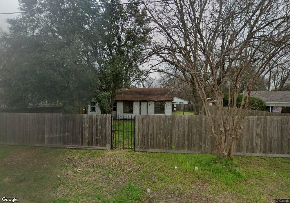 728 W Rittenhouse Rd, Houston, TX 77091 - photo 1