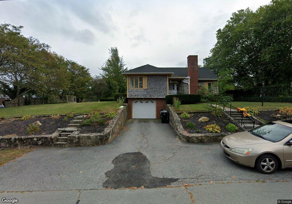 578 Hawthorn St, North Dartmouth, MA 02747 - photo 1