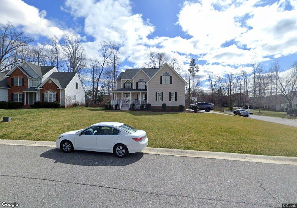 8813 Hollow Oak Dr, Midlothian, VA 23112 - photo 1