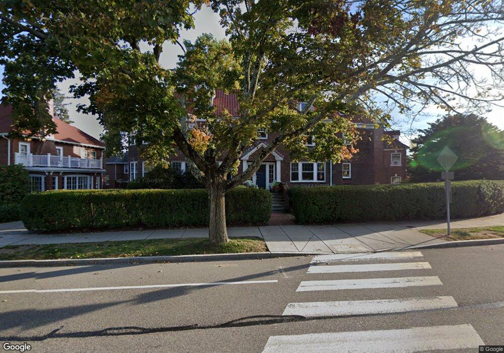 226 Commonwealth Ave unit 1, Chestnut Hill, MA 02467 - photo 1