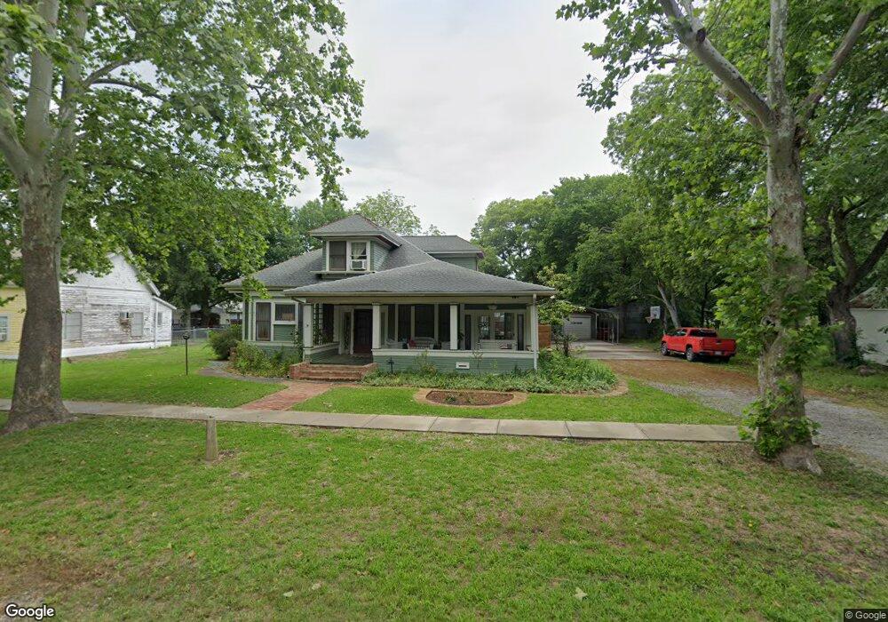 412 W Maple St, Whitewright, TX 75491 - photo 1