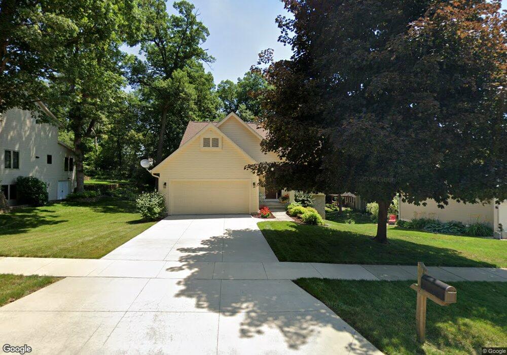 3442 Sycamore Ct NE, Cedar Rapids, IA 52402 - photo 1