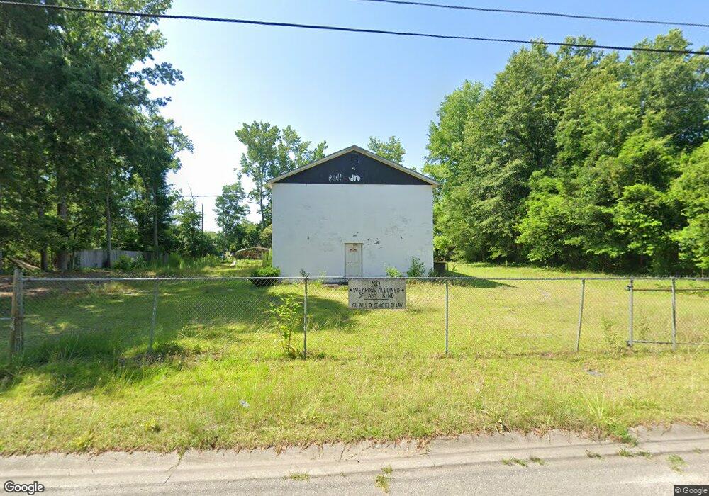 335 Sawdust Ln, Laurinburg, NC 28352 - photo 1