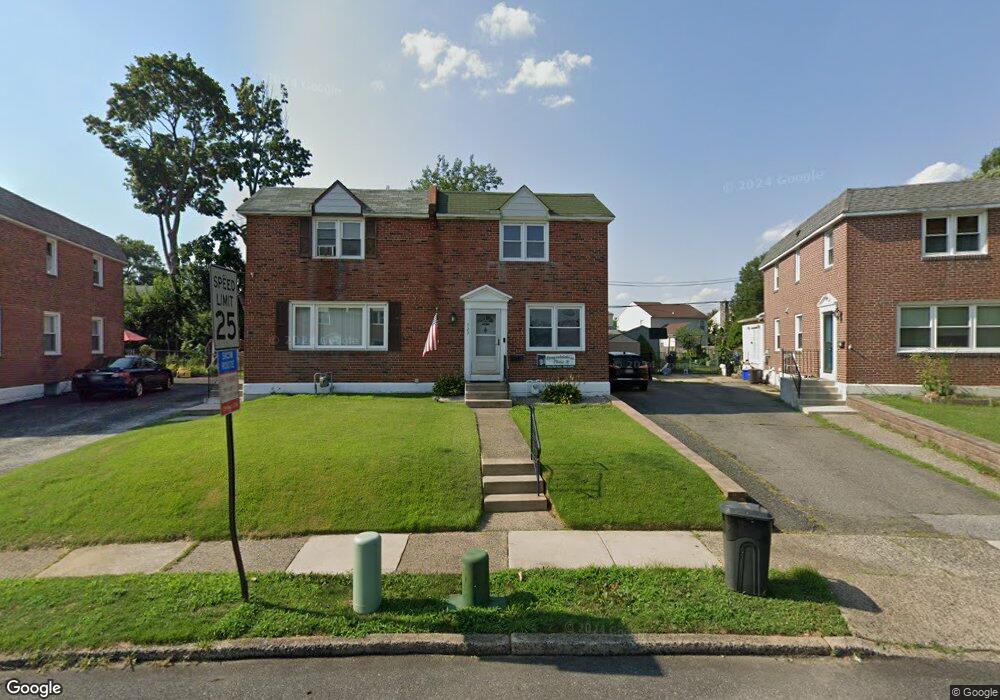 329 Holland St, Crum Lynne, PA 19022 - photo 1