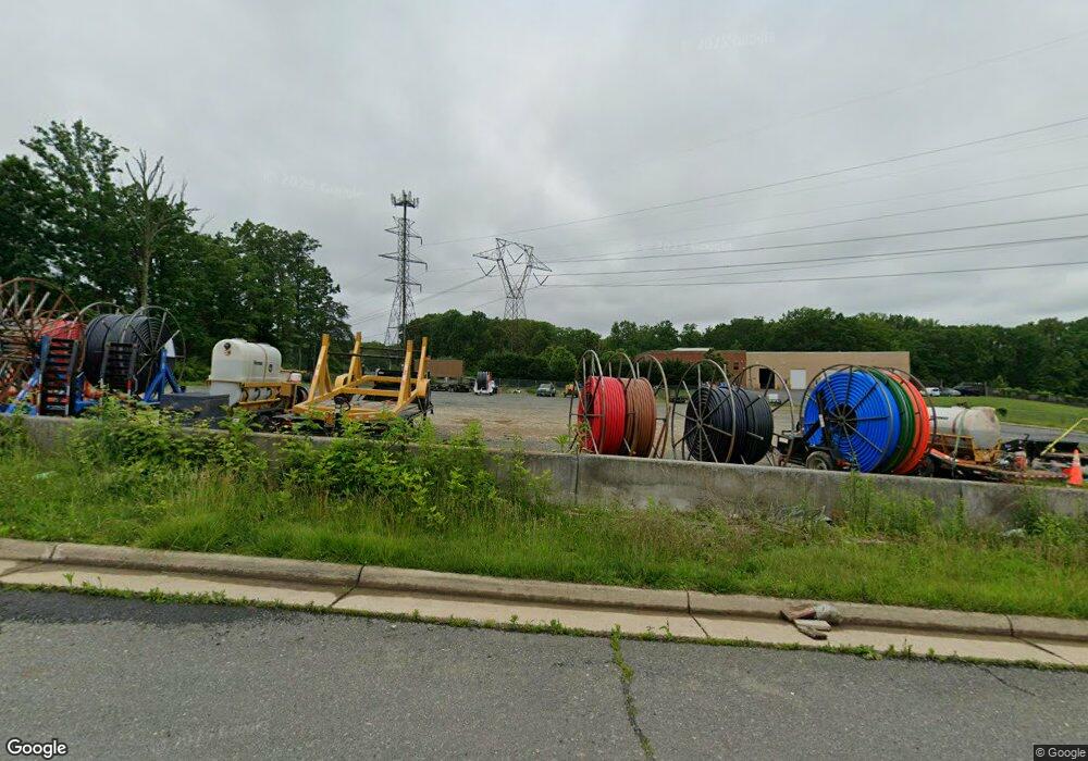 7054 Colchester Park Dr, Manassas, VA 20112 - photo 1