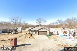 706 N 10th St, Sapulpa, OK 74066