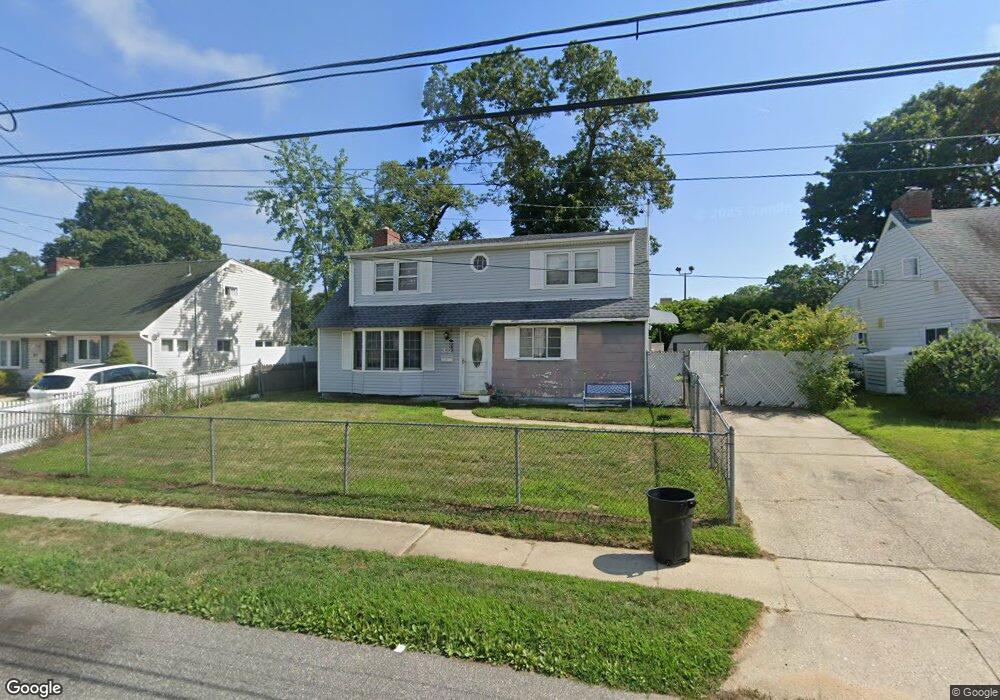 32 E Gate, Copiague, NY 11726 - photo 1