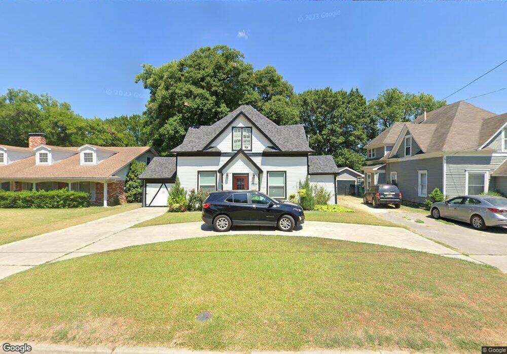 1108 S Lindsay St, Gainesville, TX 76240 - photo 1