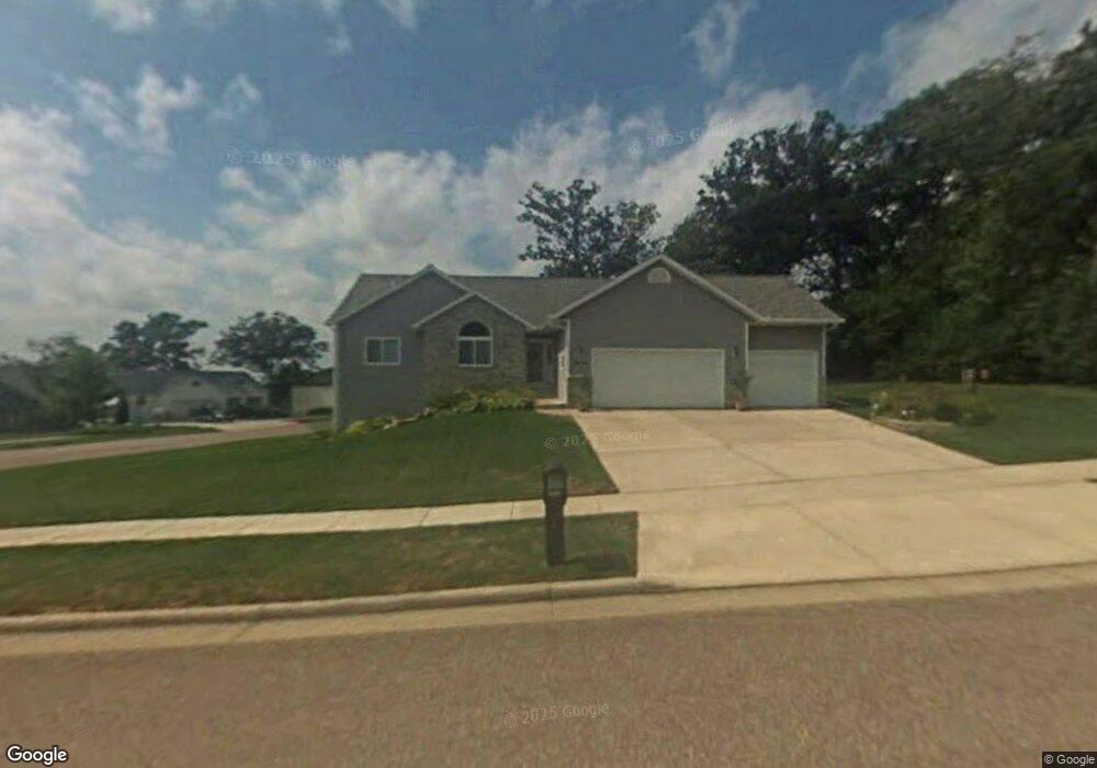 3002 White Oak Ln, Eau Claire, WI 54703 - photo 1