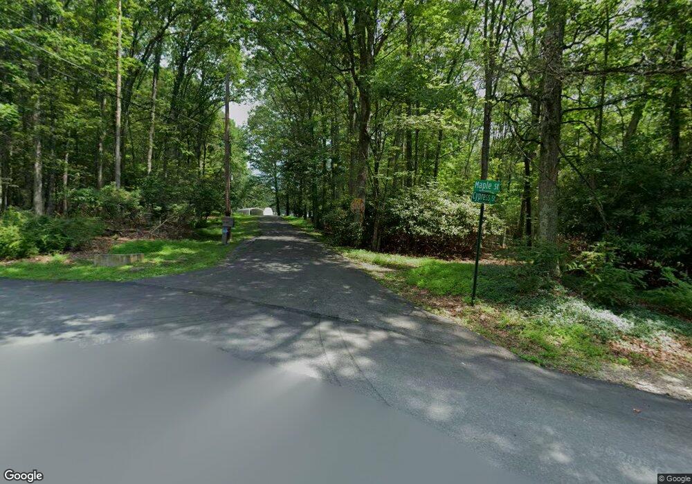 616 Maple St, Jim Thorpe, PA 18229 - photo 1