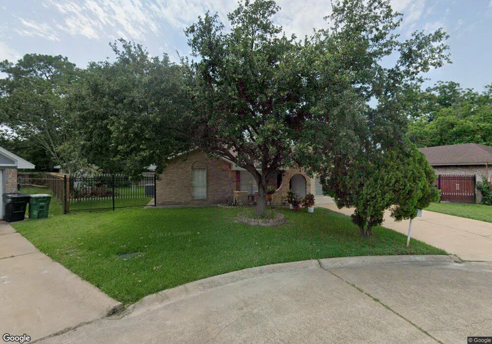 8811 Creeping Vine Ln, Houston, TX 77088 - photo 1