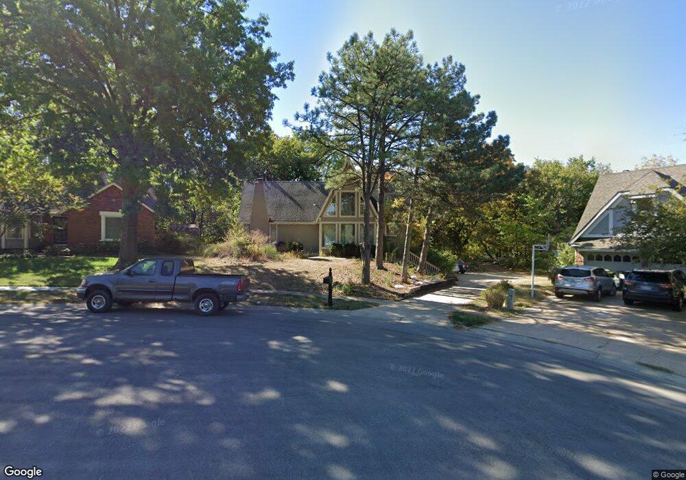 6924 Hallet Dr, Shawnee, KS 66216 - photo 1