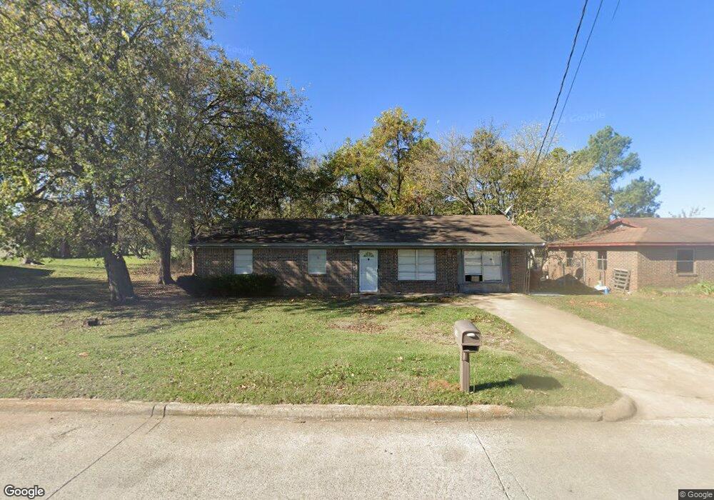 704 S 8th St, Hugo, OK 74743 - photo 1